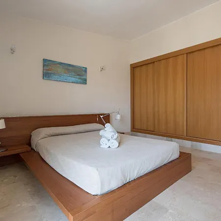 Sun Bay 4 *